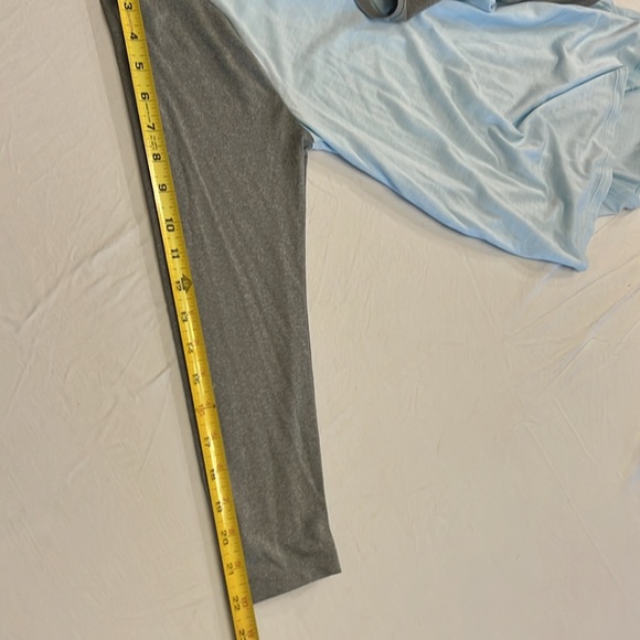 Under armour top - Picture 7 of 9